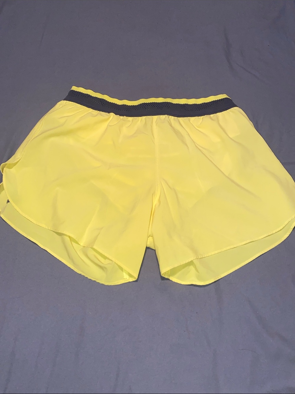 Rabbit Yellow Women's Athletic Shorts Size Small